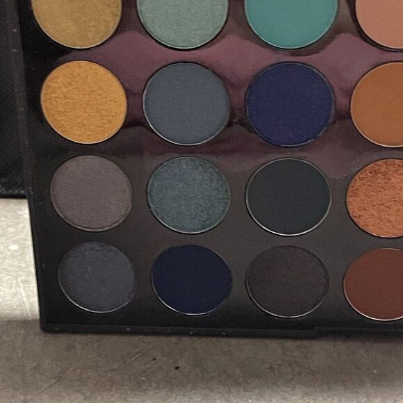 Morphe 35H Artistry Palette "Hot Spot" - 35 Highly Pigmented Shades, NEW - Picture 8 of 16